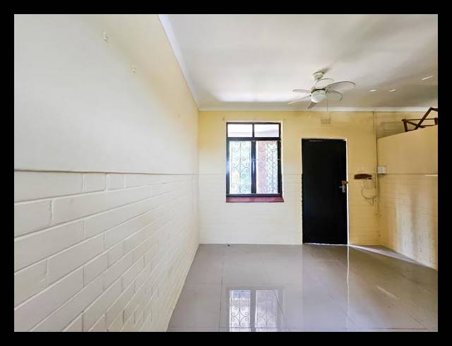 1 bed property to rent in ILLOVO BEACH